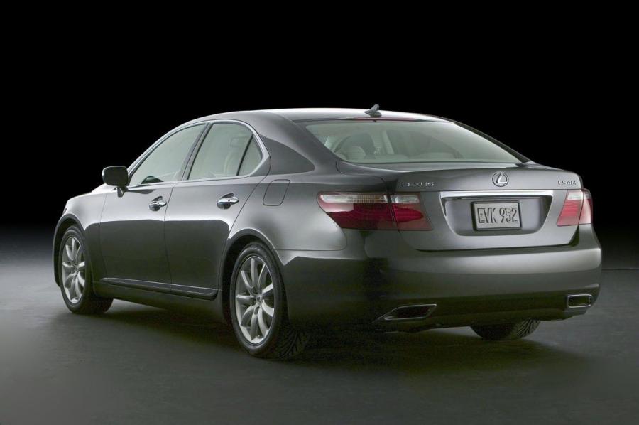  Lexus LS460 2006 года  (фото 188 из 200)